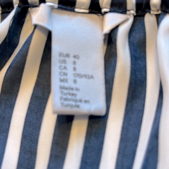 H&M BLUE AND WHITE STRIPED TOP SIZE 8 - Picture 9 of 13